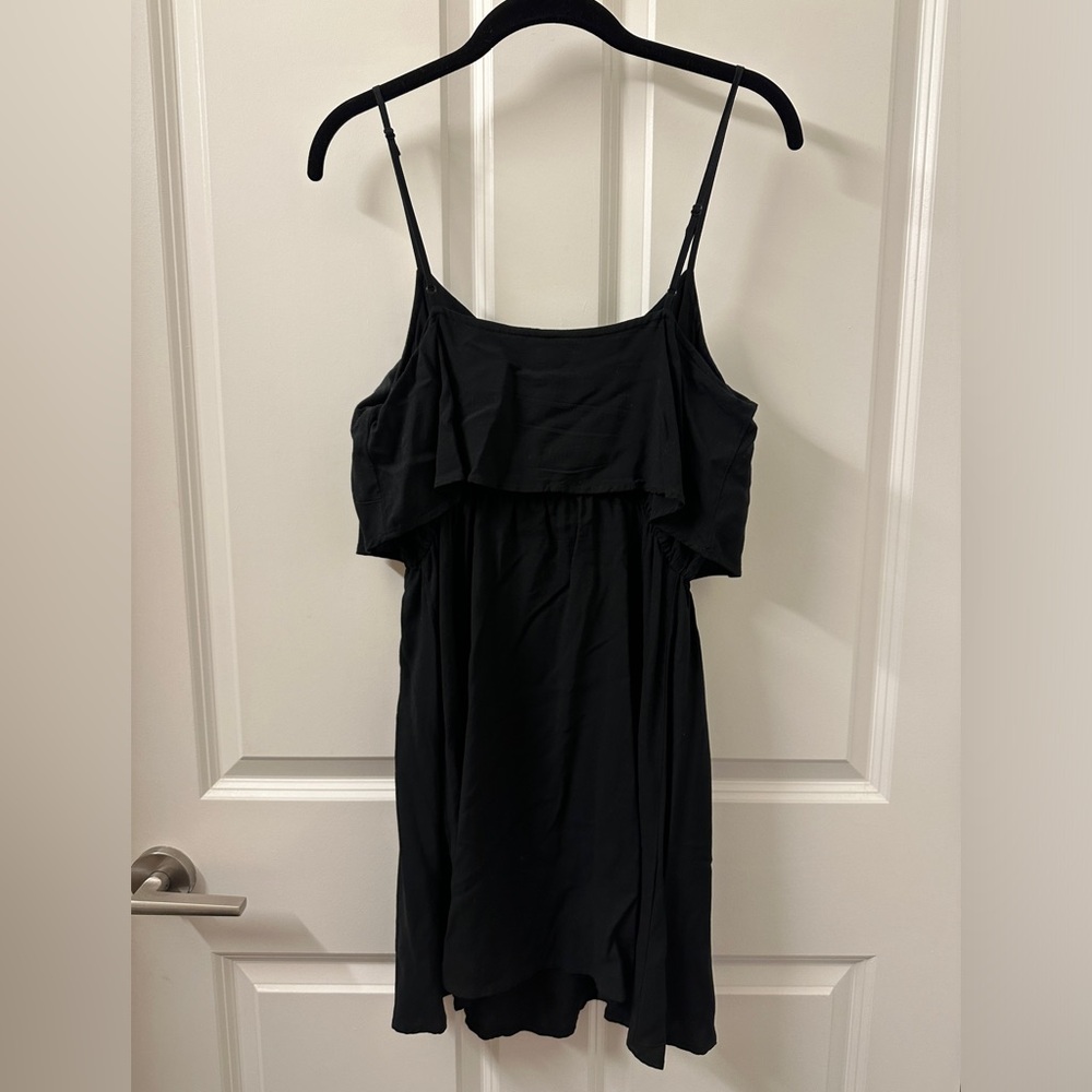 [H&M] 👗 Ruffle Mini Dress - Picture 3 of 5